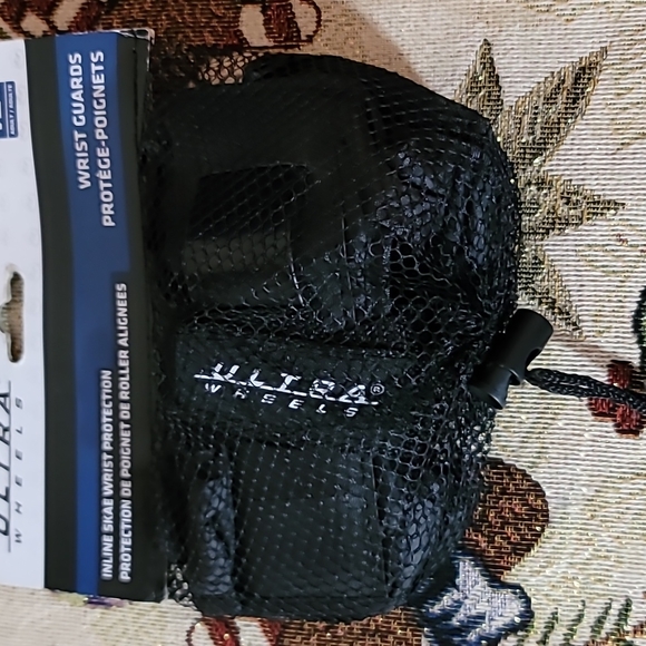 Brand NWT unopened Ultra wheels inline skate wrist Guards Size 12+ up to adult - Picture 8 of 8